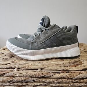 Sorel Men's Gray and White Sneakers